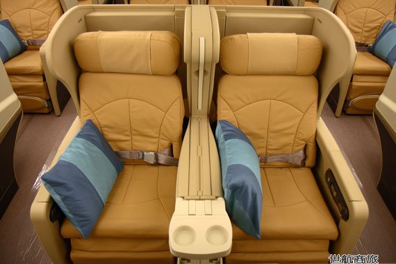 新航B777-200型飛機商務艙座椅